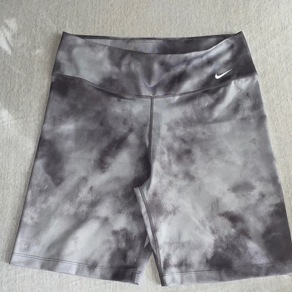 Nike Shorts - Picture 1 of 4